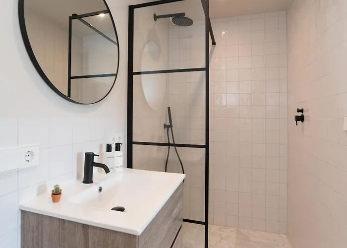 ゲストハウス Empire Garden View 4*